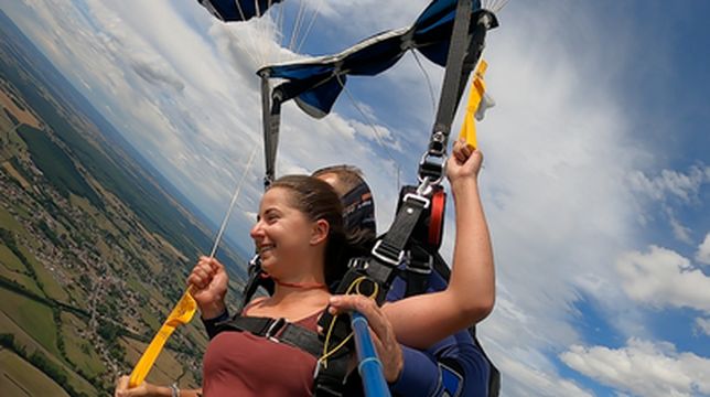 Auvergne Chute Libre - Sauter en parachute en Auvergne