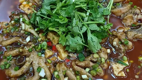 河滨鲜味贡椒鱼 in Pujiang