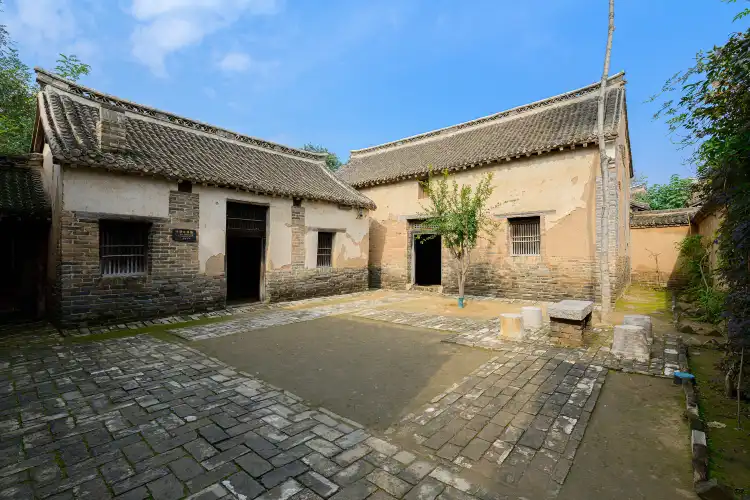 Hotels near Qingfeng Filial Piety Cultural Park