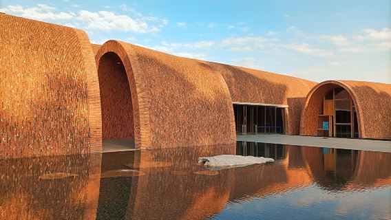 Tour privato di un giorno a Jingdezhen: Museo della ceramica cinese, Taoyangli, distretto culturale e creativo di Taoxichuan