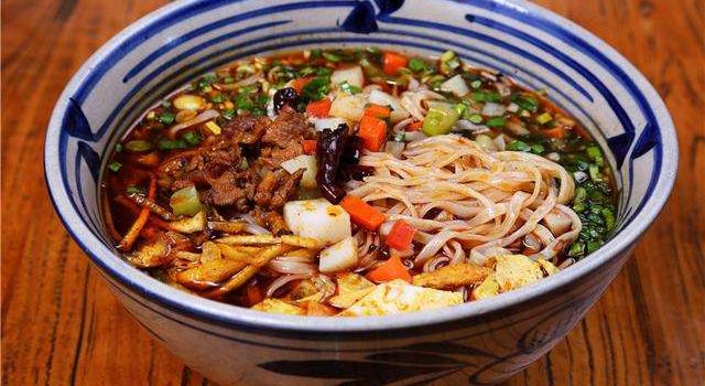 Lingshijiawaijiaqishan Noodles