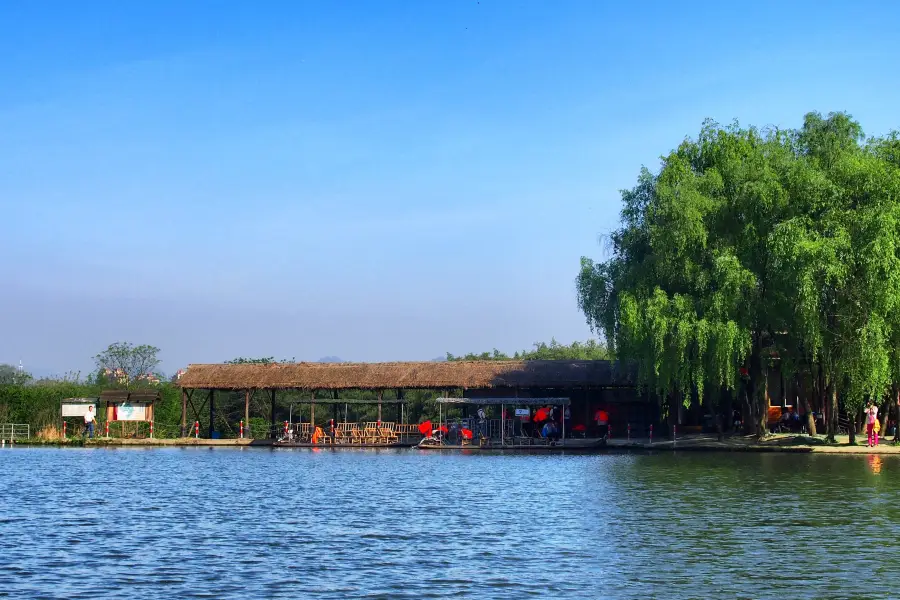 Huangpujiangyuan Wetland Water Drifting