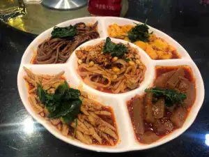 Lingshijiawaijiaqishan Noodles