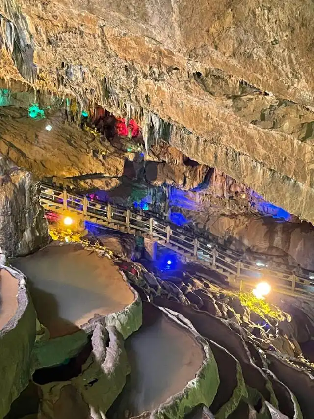 Hotels near Jiuxiang Geological Park Museum