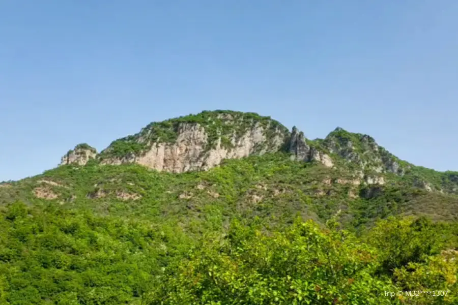 Gongyipanlong Mountain Sceneic Area
