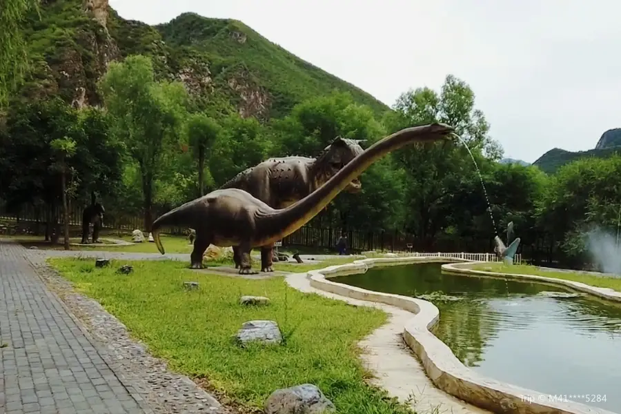 百里山水畫廊—恐龍遊樂園