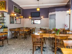Cafe des Sources - Eric Vouriot