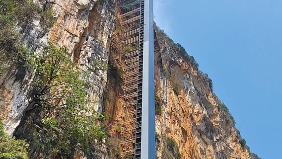 Niuzhu River Grand Canyon - Qingyun Ladder
