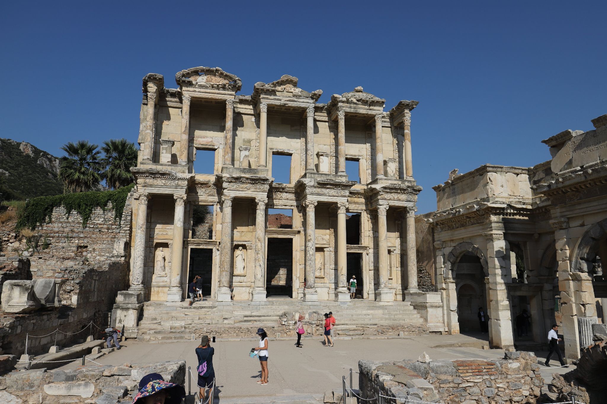 トルコ リビエラ ケルスス図書館 評判 案内 トリップドットコム