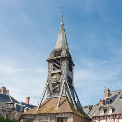 โรงแรมใกล้TROUVILLE DEAUVILLE RAILWAY STATION