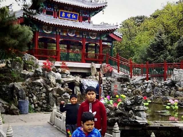 Hongluo Temple