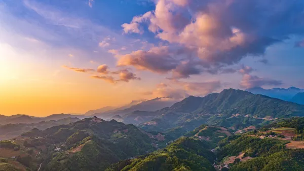 Ankangshi Cang Yijiao Museum周辺のホテル