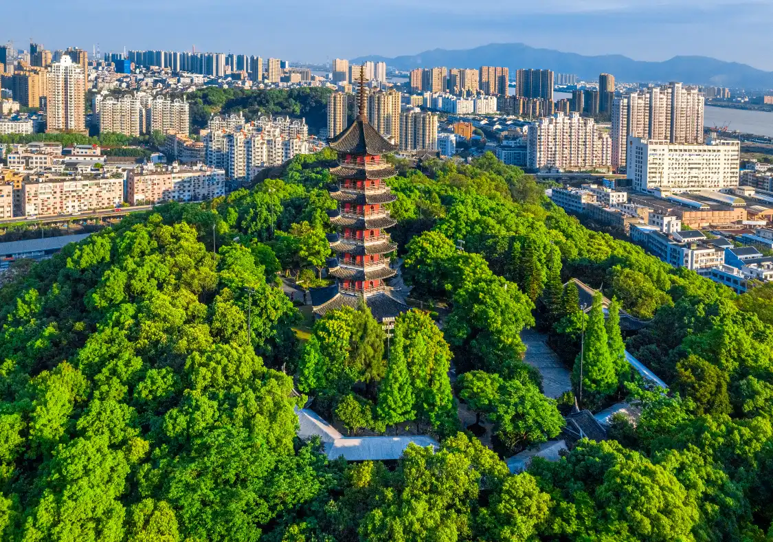 Hotels near Longshan Park
