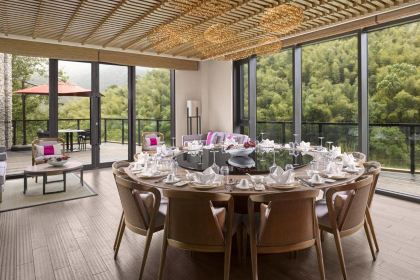 AHN LAN NINGHAI · THE RESTAURANT