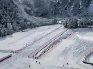 汶川羌人谷滑雪場