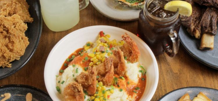 Mama 'n' Em, Southern Table & Bar