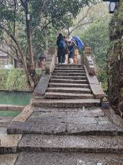 Fangsheng Bridge