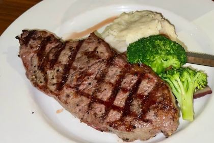 VIEUX-PORT STEAKHOUSE