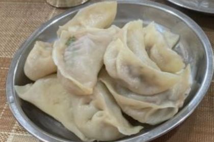 绕赛老字号包子店