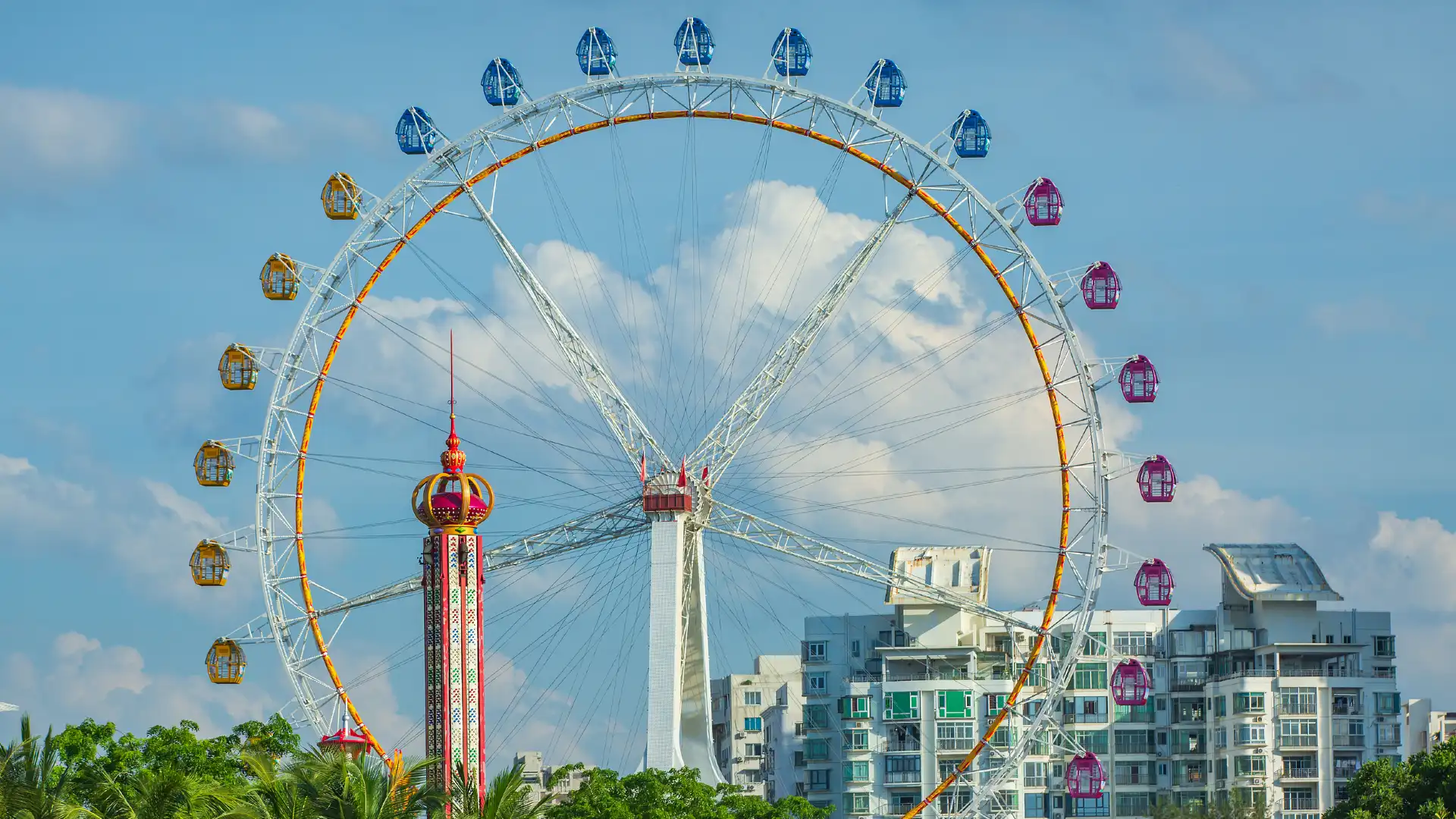 Hotels near Baishamen Park