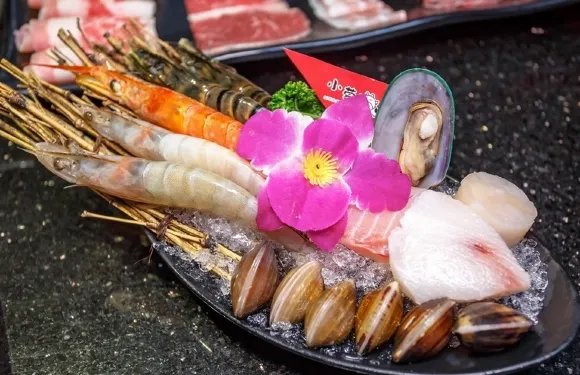 小蒙牛頂級麻辣養生鍋(基隆店)