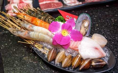 小蒙牛頂級麻辣養生鍋(基隆店)