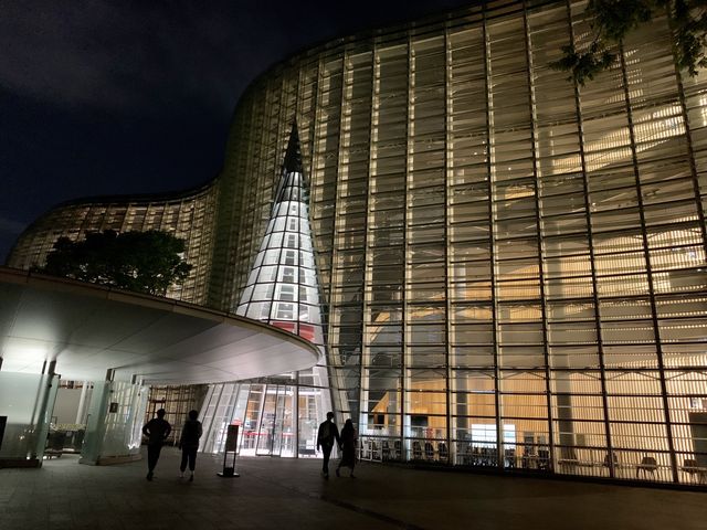 【東京】オシャレすぎる国立新美術館