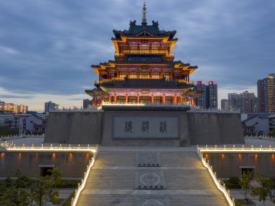 Xianyang Qingweilou Meishu Museum