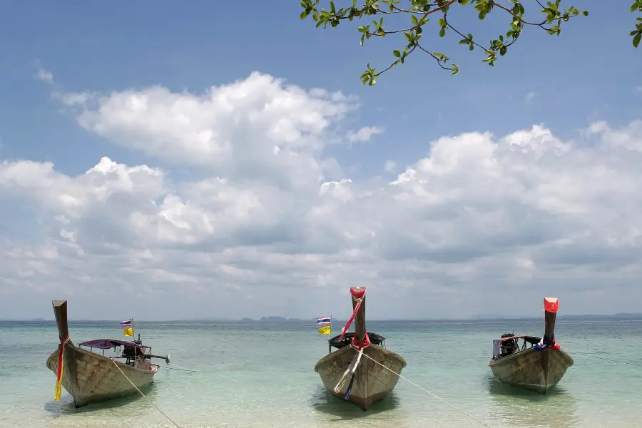 หาดคลองม่วง