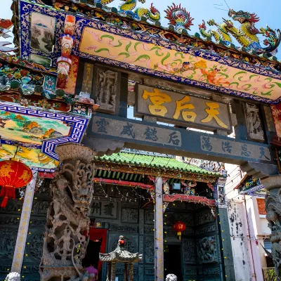 Апартаменты в г. Баян Лепас