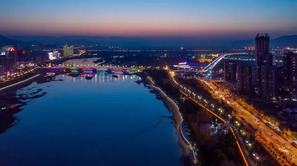 Jingyu Heyue Hotel (Hanzhong Wetland Park)