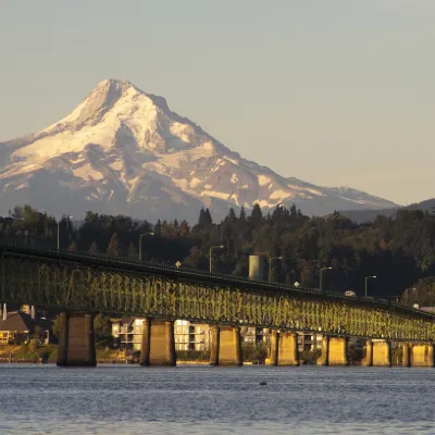 โรงแรมใกล้McCullough Memorial Bridge