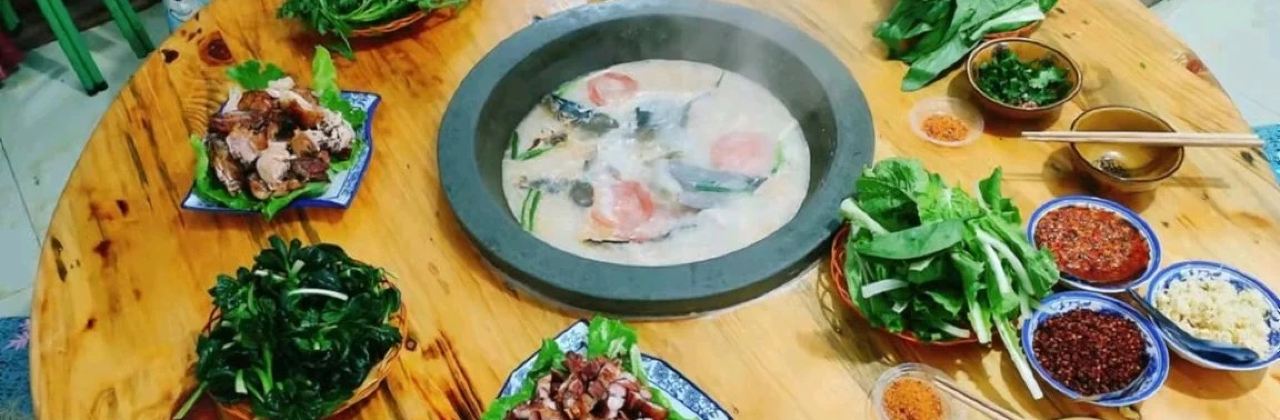 饱食捷生态石锅鱼