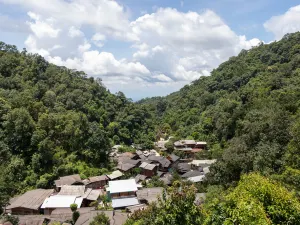 Mae Kampong Village