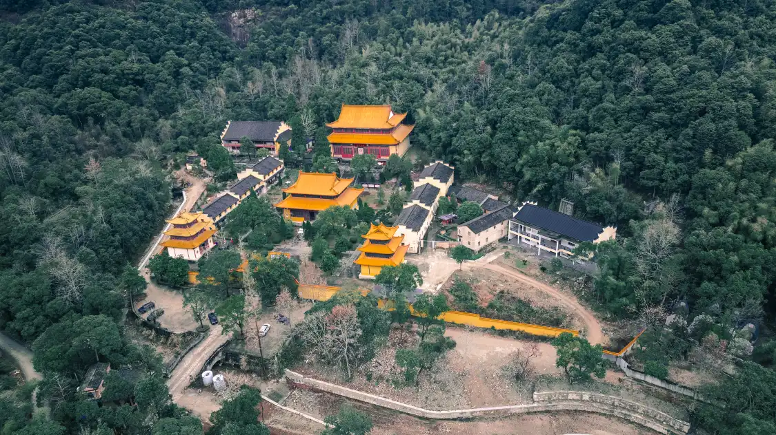 싼펑선사 주변 호텔