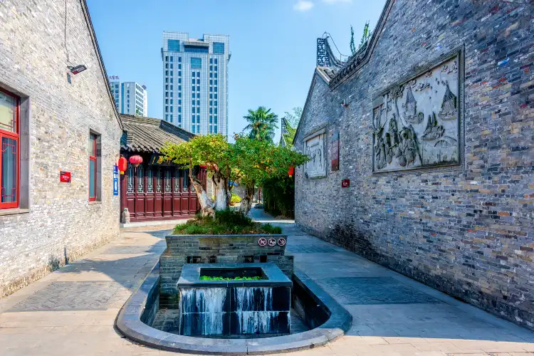 Hotels near Jiangyan Guluotang Tourism Culture Sceneic Area