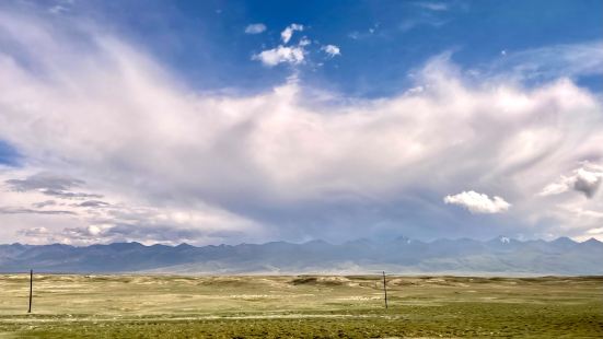 新疆之旅，一路白云相伴，巴音布鲁克雨后的天空格外湛蓝，洁白如
