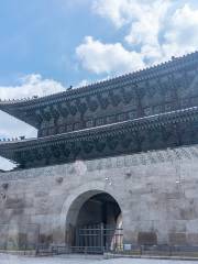 Dongdaemun Gate (Heunginjimun)