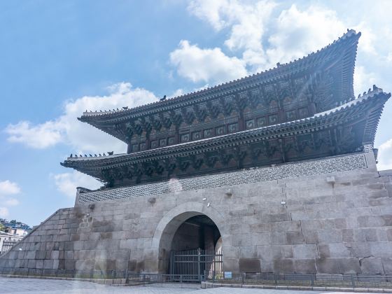 Dongdaemun Gate (Heunginjimun)