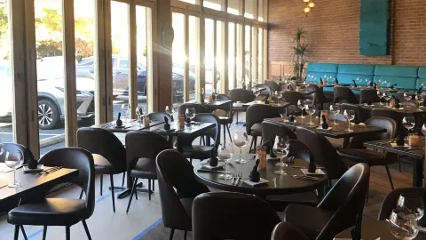 Divan Restaurant in Маклин