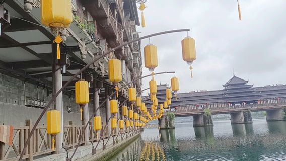 Suozi Street Stilt Houses