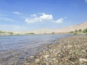 Kyzyl Lake