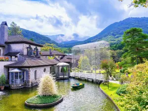 Hakone Venetian Glass Museum (Glass Forest)