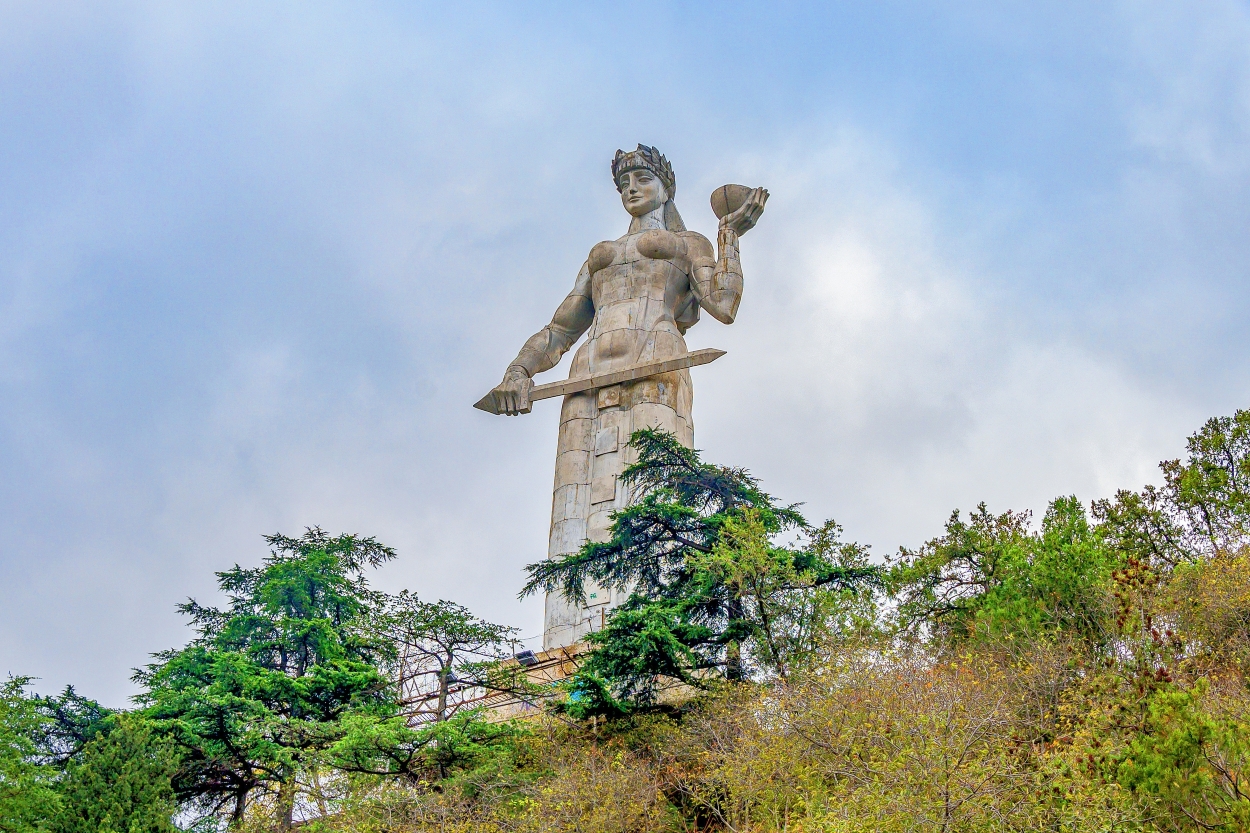 Монумент Мать - Грузия тбилисиპ