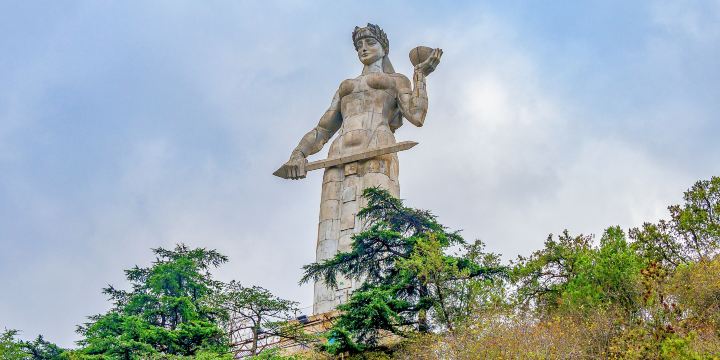 Монумент Мать - Грузия тбилисиპ