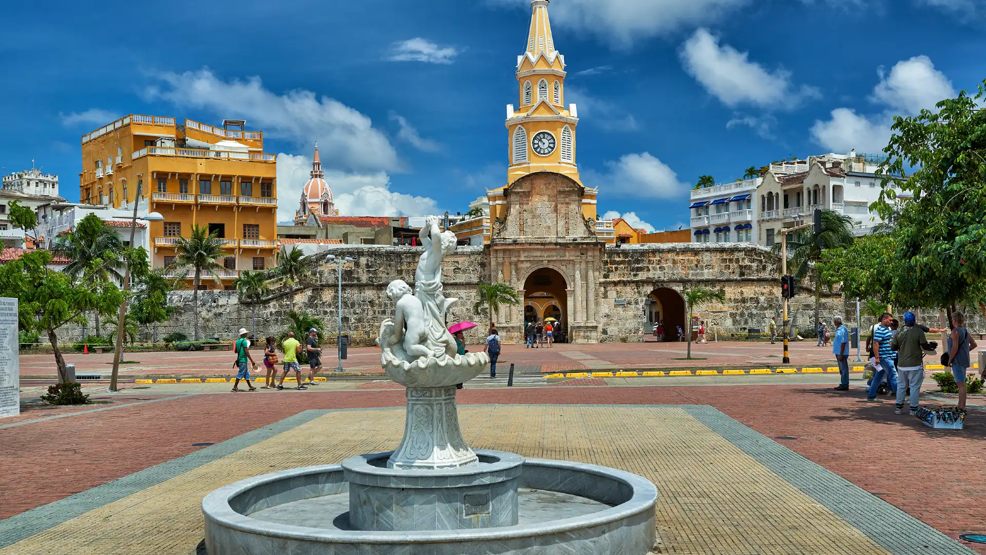 Hotels near Monumento Torre del Reloj