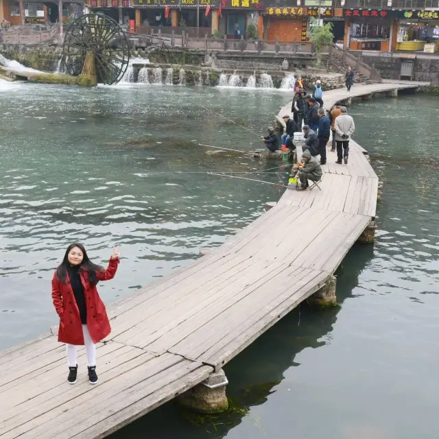 เฟิ่งหวง เมืองเล็กๆที่โอบล้อมไปด้วยภูเขา