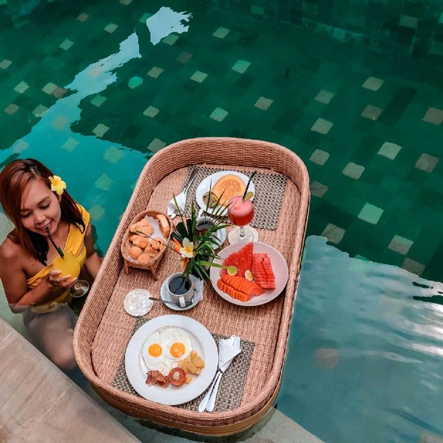 Floating breakfast in Bali! 