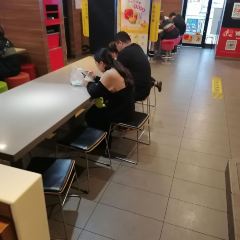 McDonald's (weiduoliguojiguangchang) User Photo