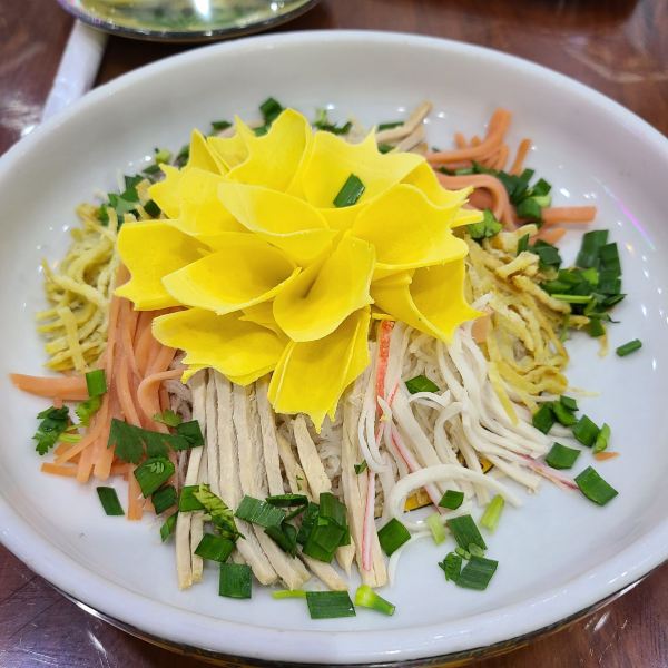 LuoYang ZhenBuTong Restaurant (ZhongZhou East Road)